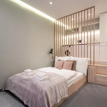 Апартаменты Cozy Little Flat In The Center